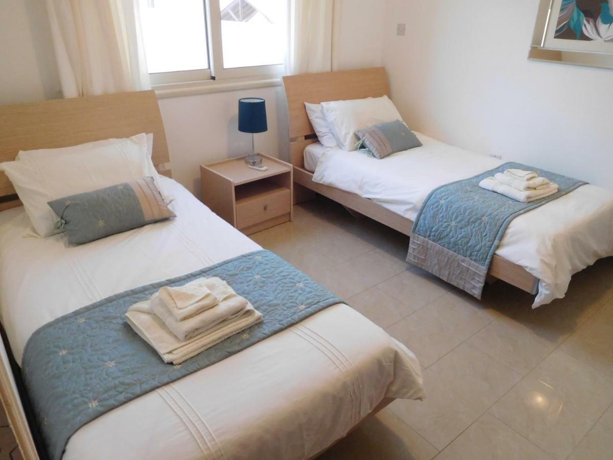 Vanessa 2 Bedroom Apartment Пафос Екстериор снимка