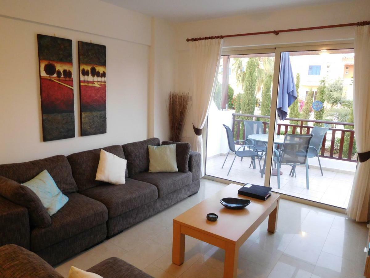 Vanessa 2 Bedroom Apartment Пафос Екстериор снимка